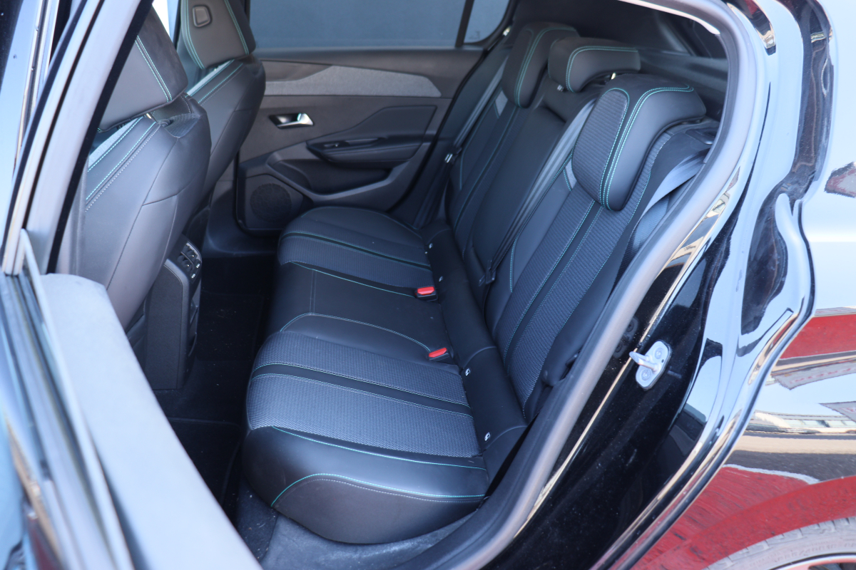 Peugeot 308 — 16