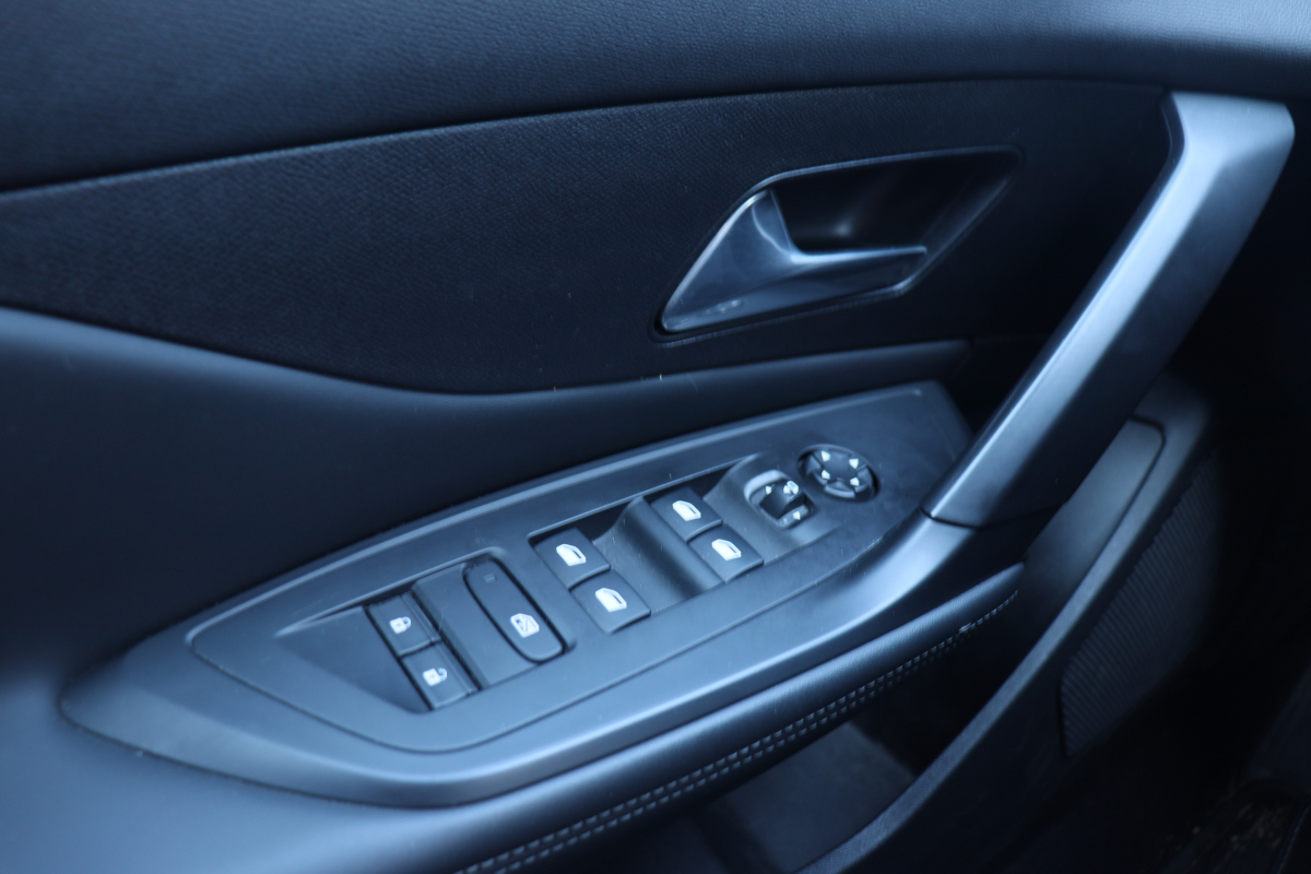 Peugeot 308 — 25