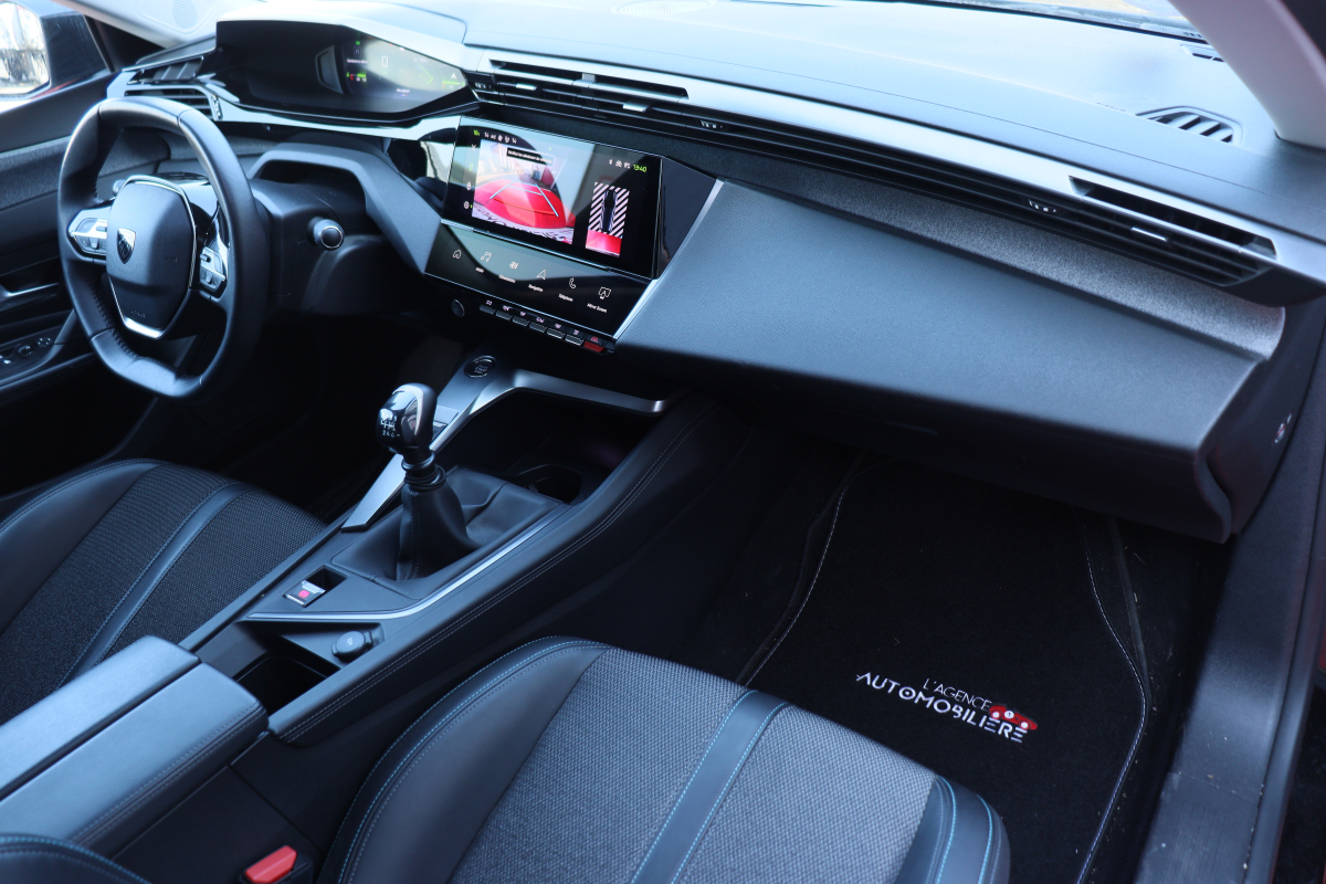 Peugeot 308 — 10