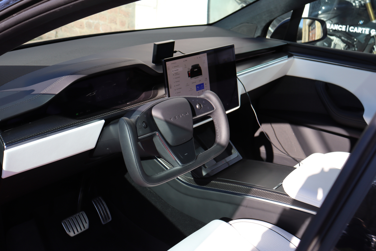 Tesla Model X — 18