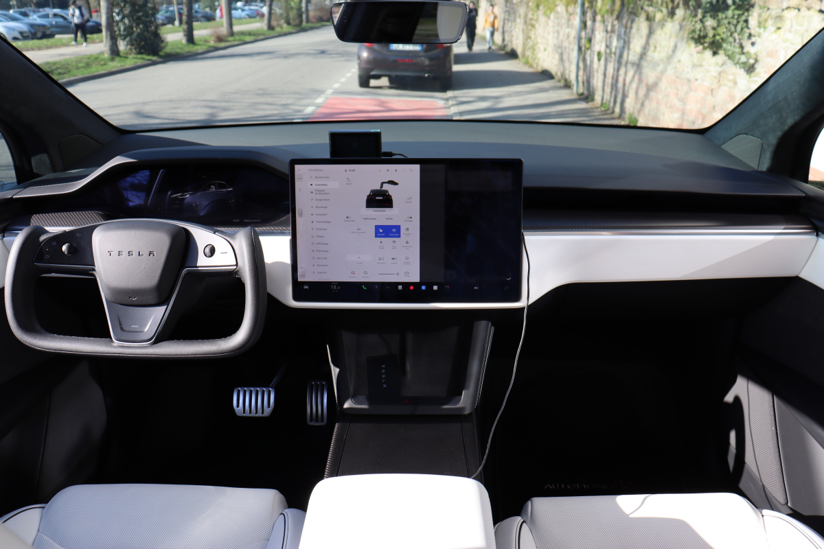 Tesla Model X — 9
