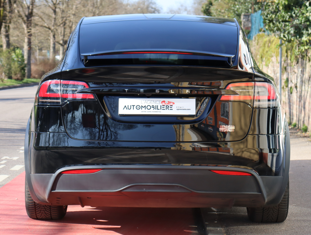 Tesla Model X — 4
