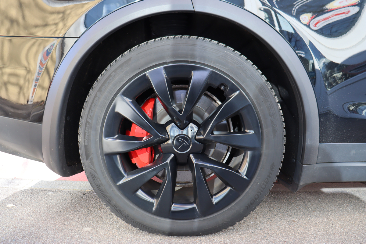 Tesla Model X — 28