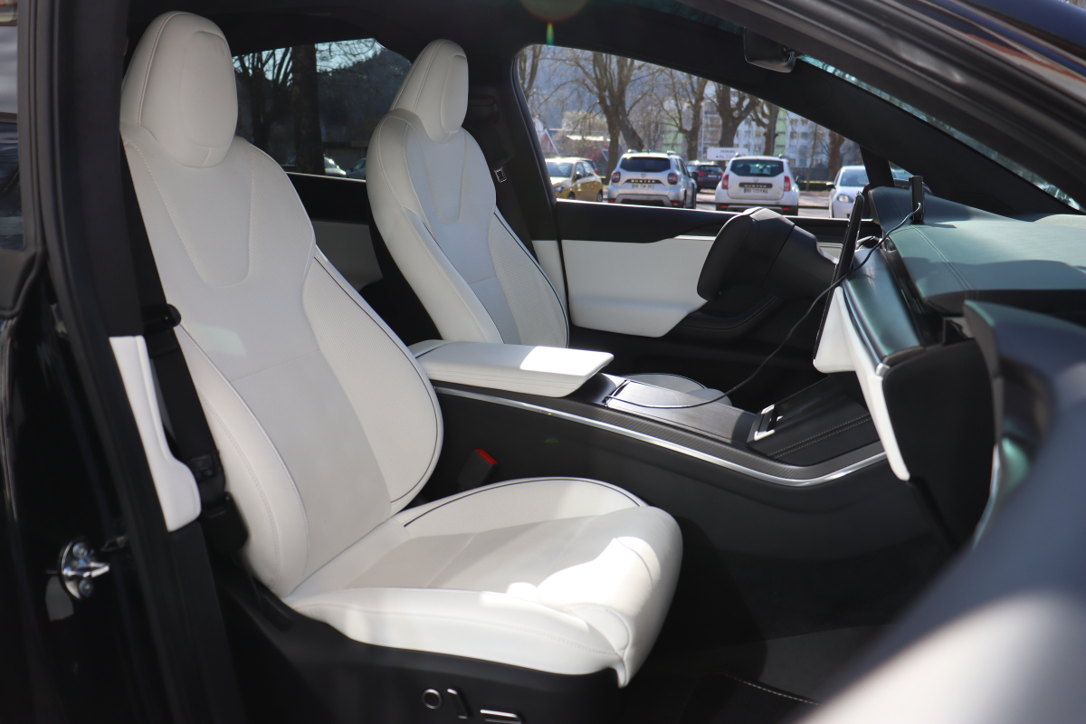 Tesla Model X — 8