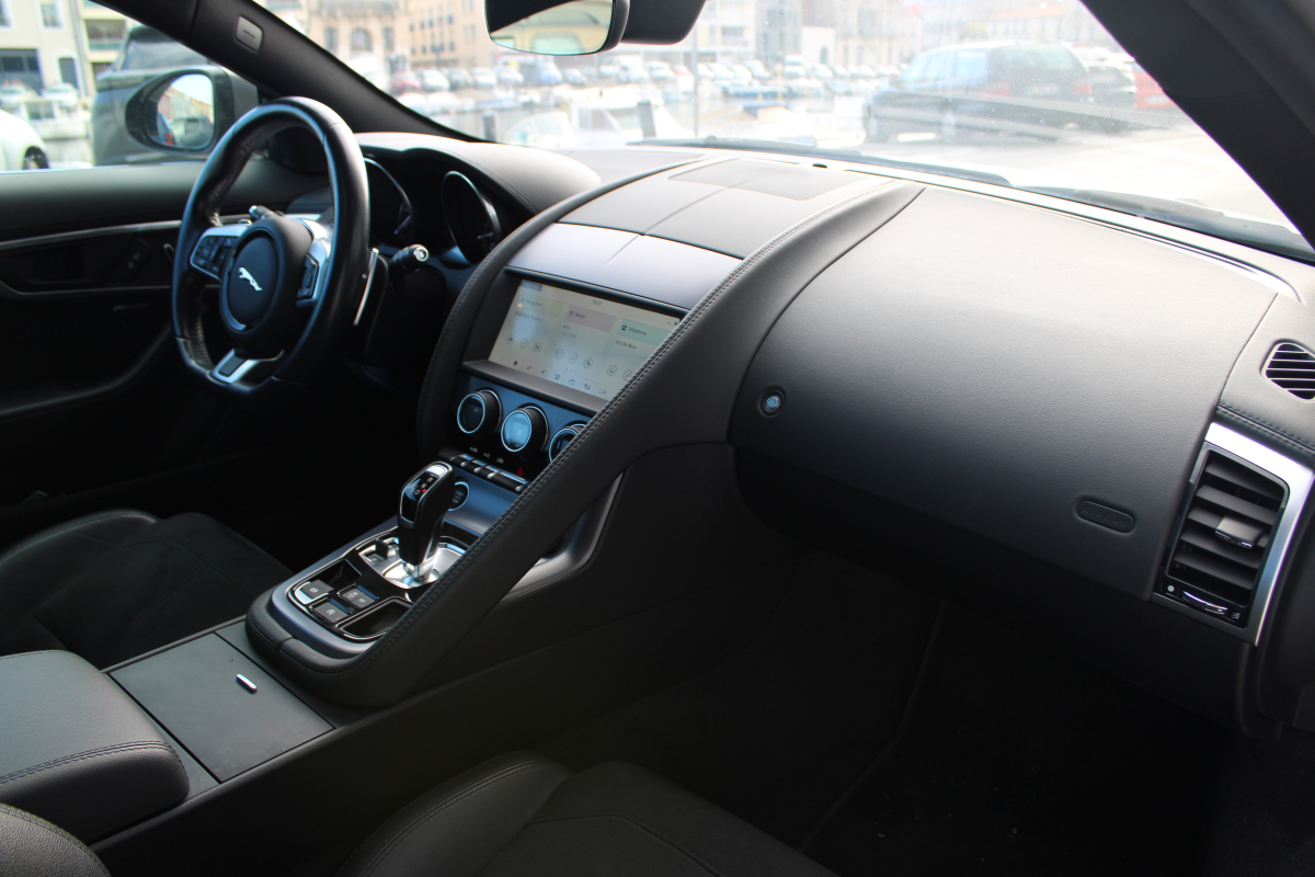 Jaguar F-Type — 9
