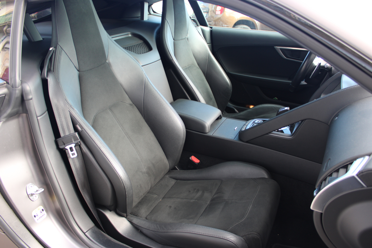 Jaguar F-Type — 12