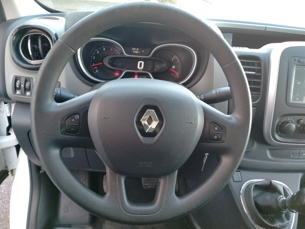 Renault Trafic — 13
