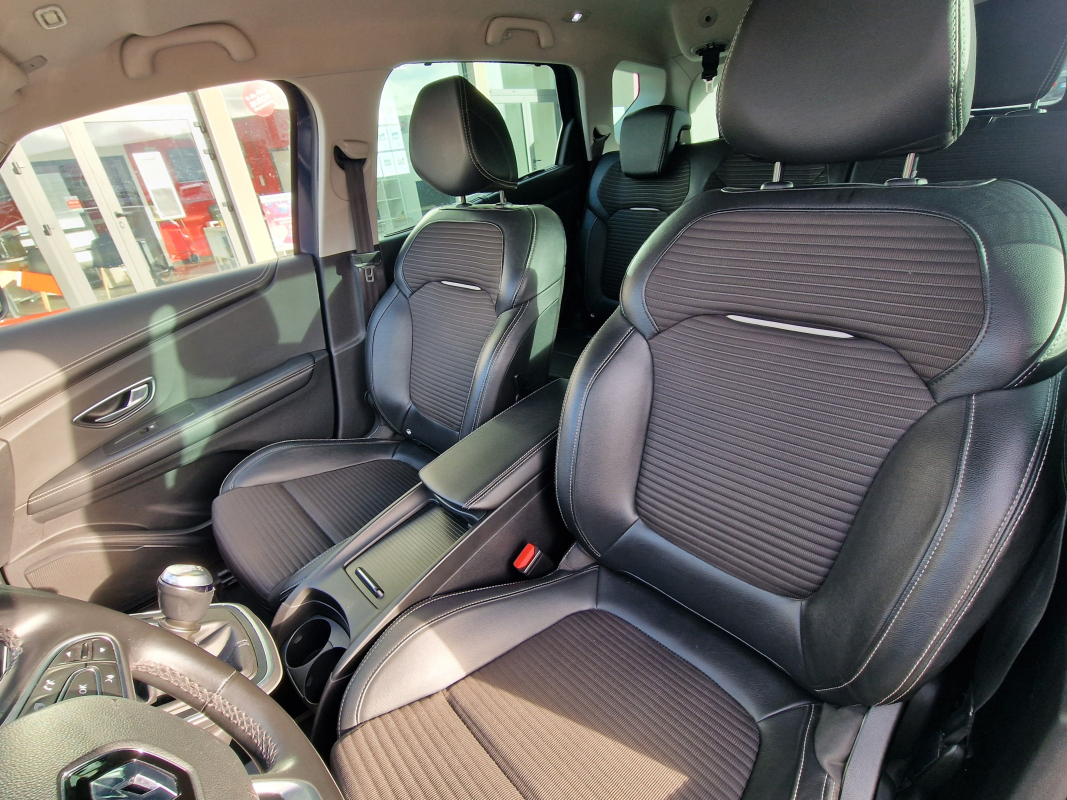 Renault Scenic — 16