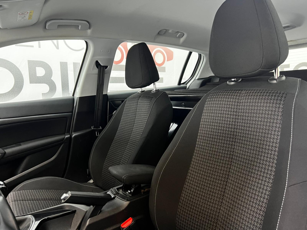 Peugeot 308 — 8