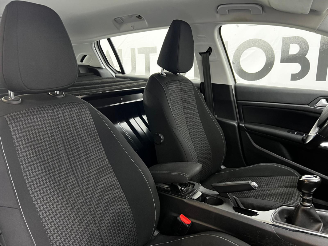 Peugeot 308 — 9