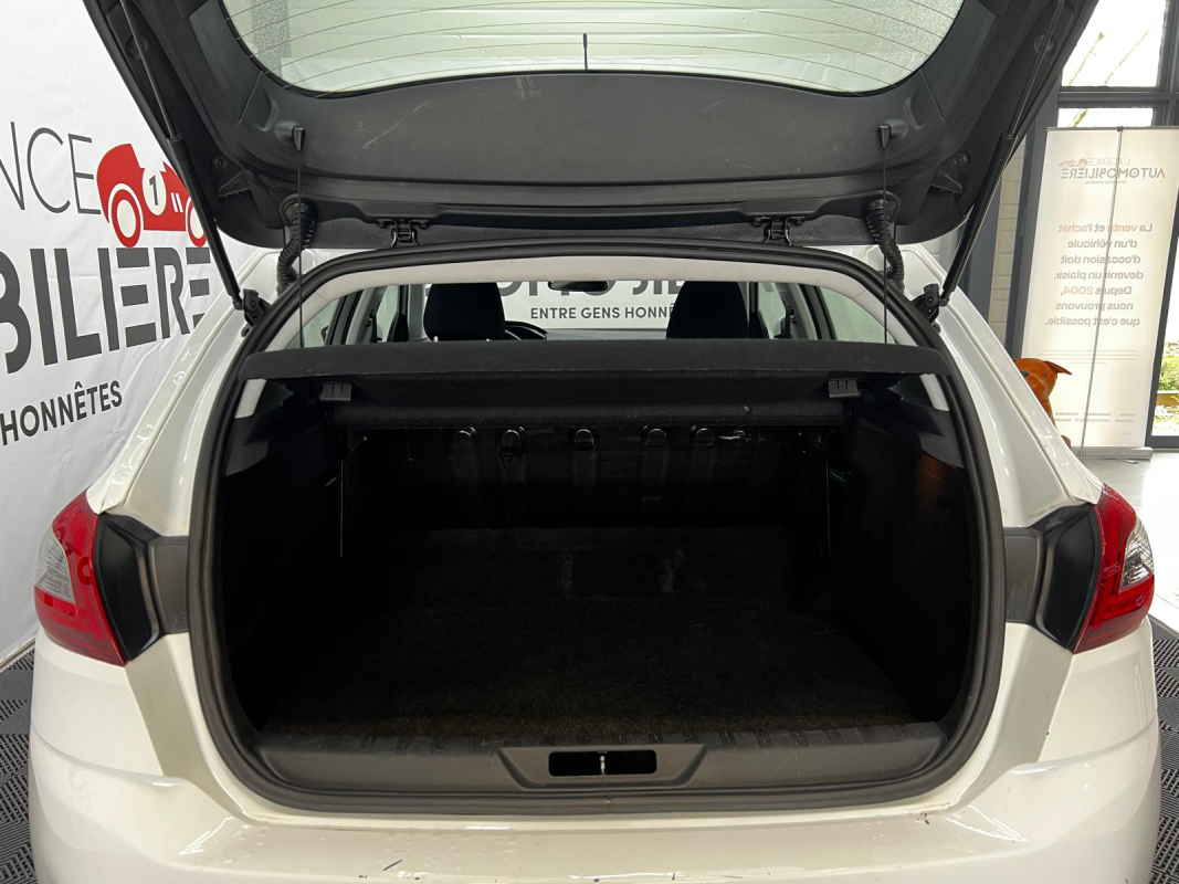 Peugeot 308 — 15