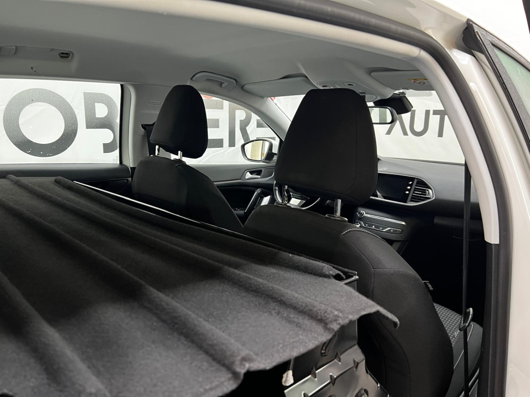 Peugeot 308 — 12