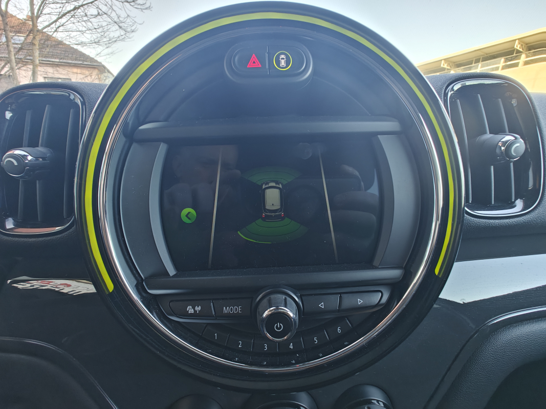 Mini Countryman — 24