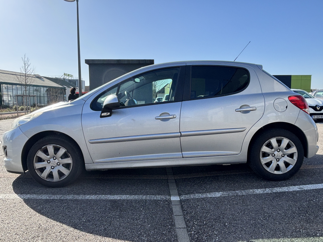 Peugeot 207 — 4