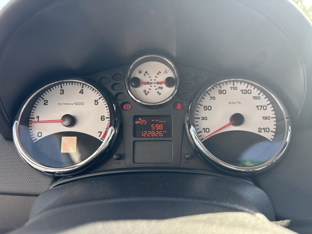 Peugeot 207 — 15