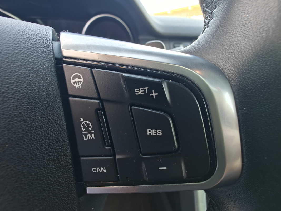 Land Rover Discovery Sport — 35