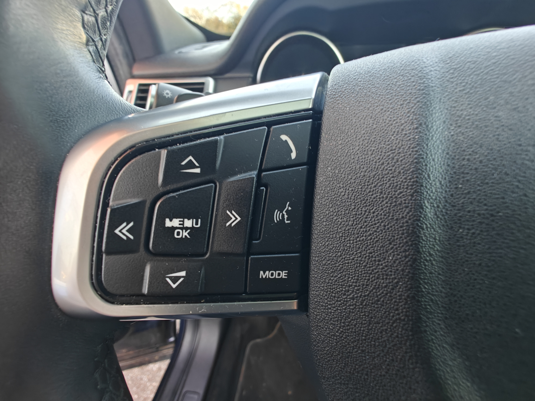 Land Rover Discovery Sport — 34