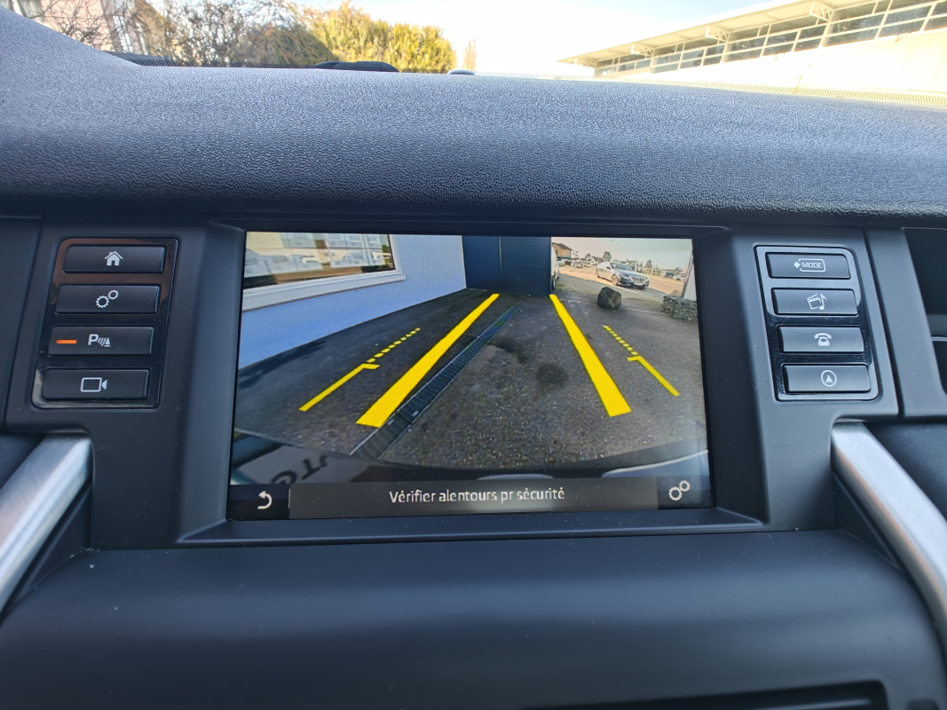 Land Rover Discovery Sport — 25