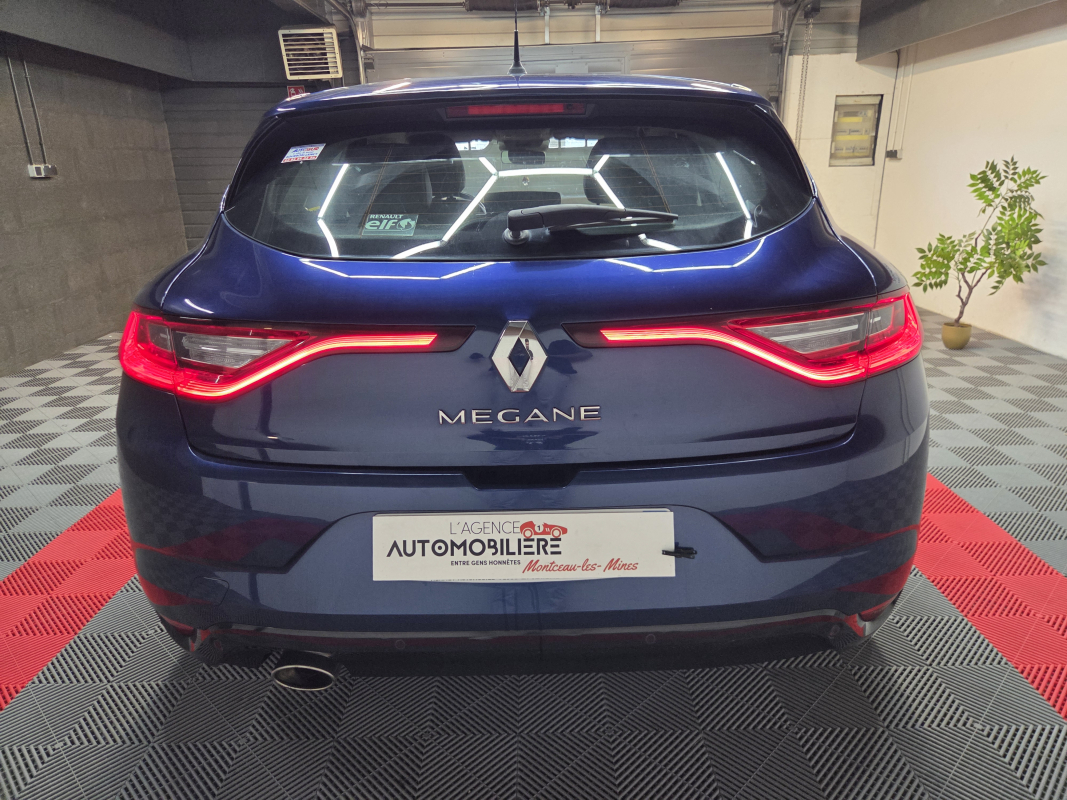 Renault Megane — 6