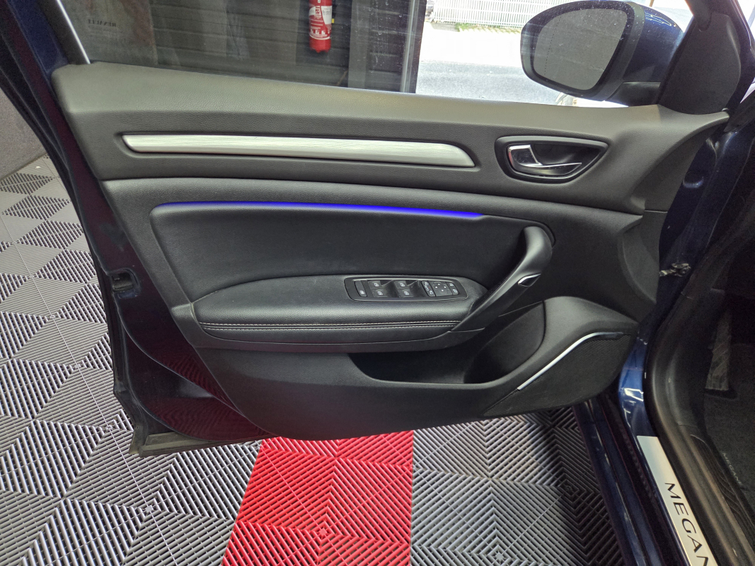 Renault Megane — 9