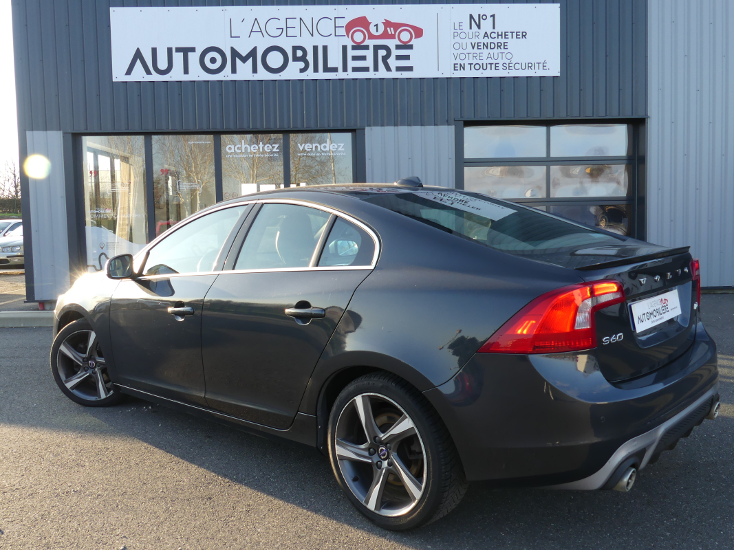Volvo S60 — 3