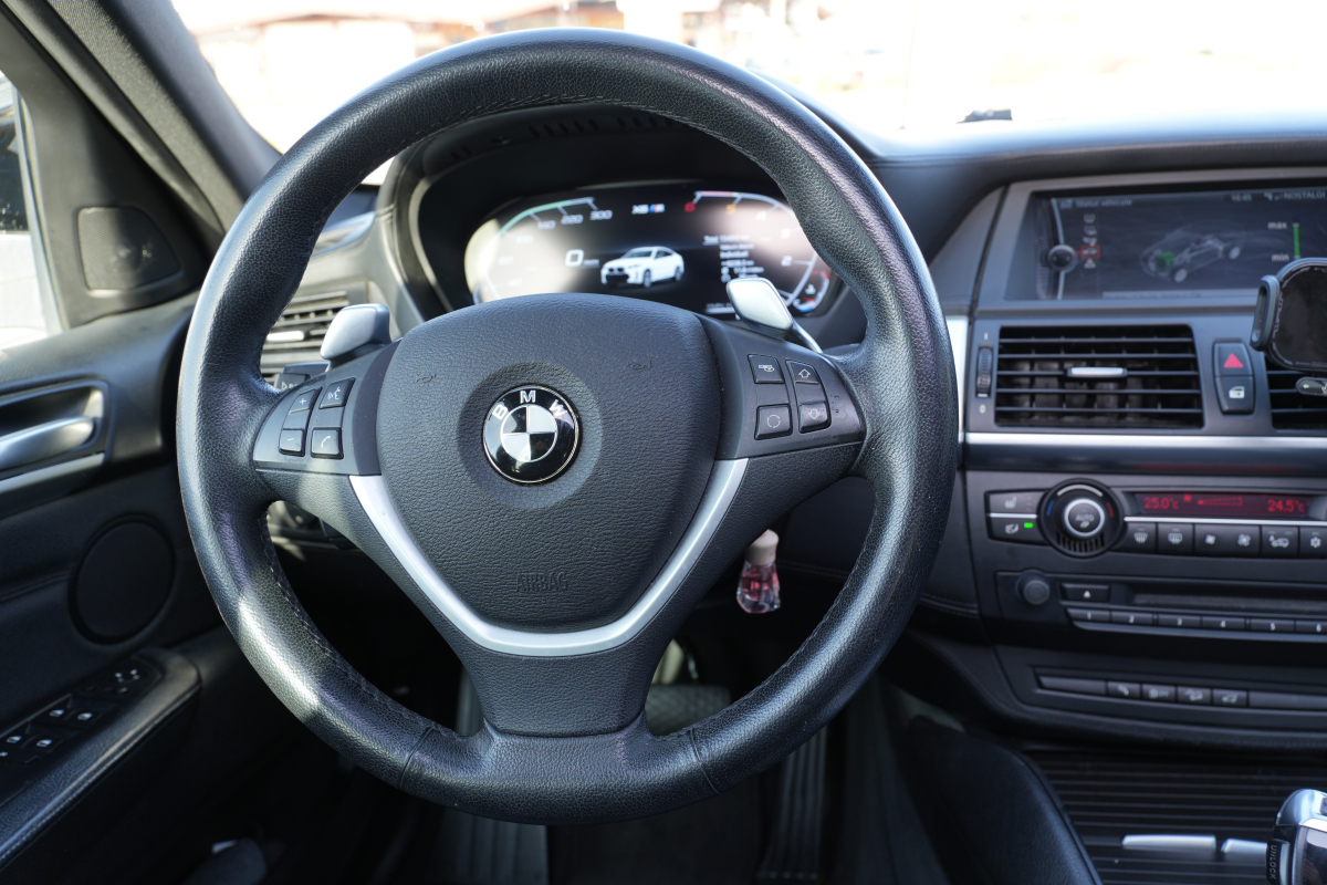 Bmw X6 — 32