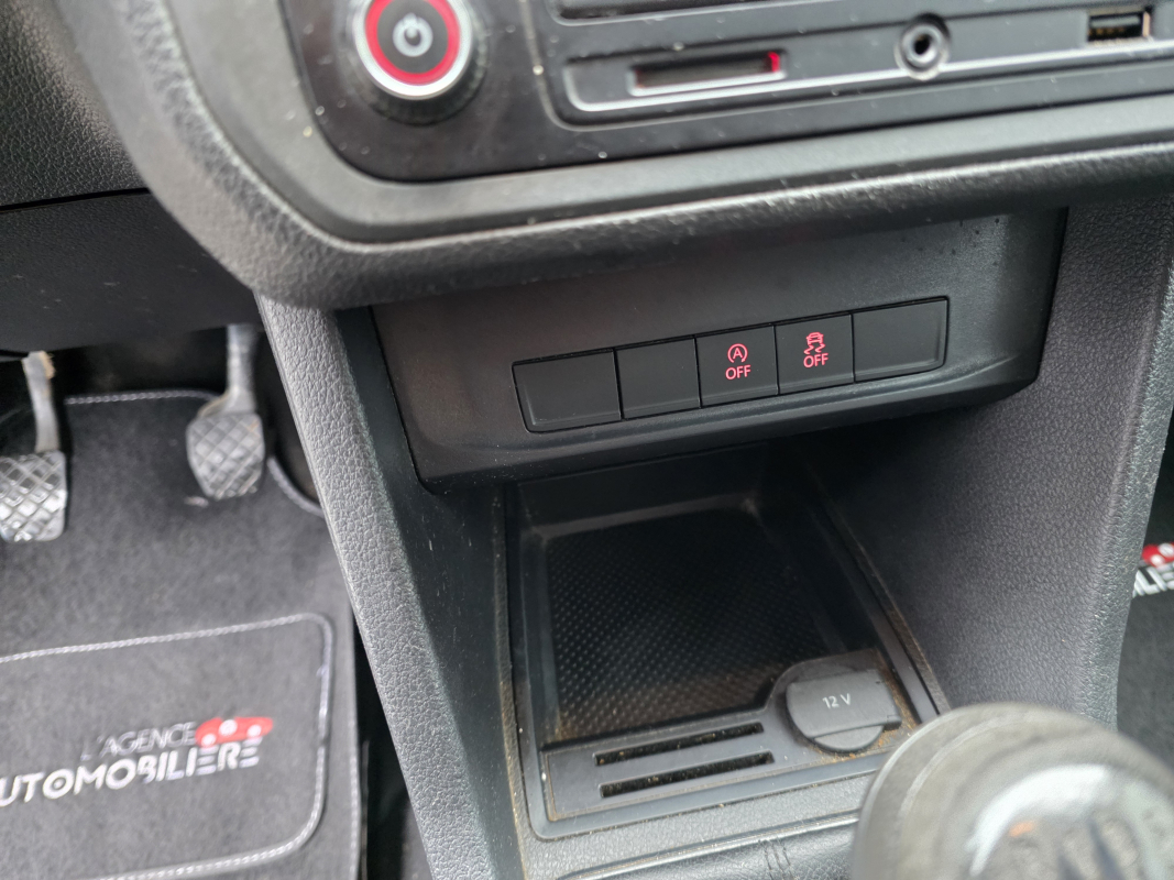Volkswagen Caddy Van — 19