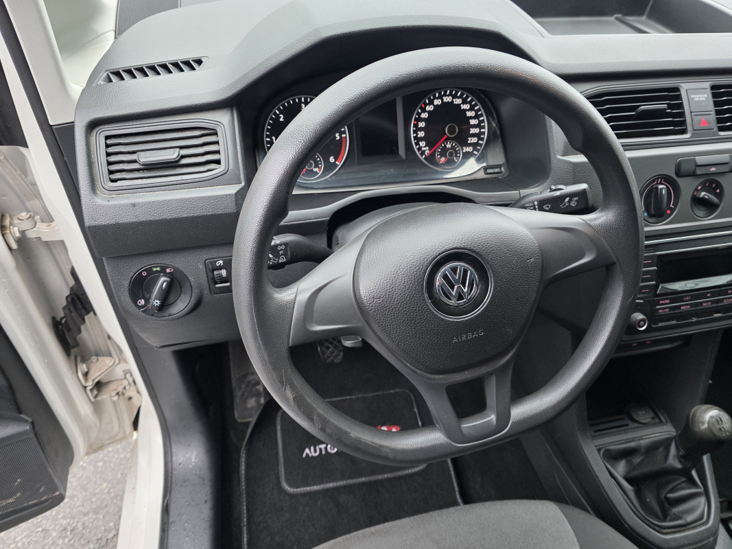 Volkswagen Caddy Van — 14