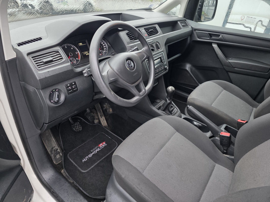 Volkswagen Caddy Van — 9