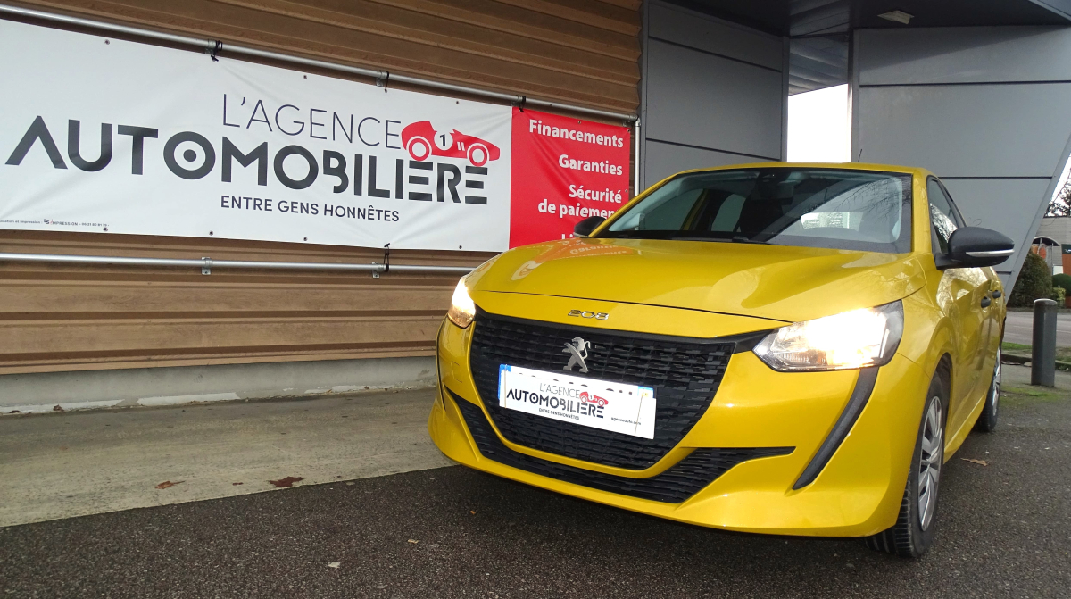 Peugeot 208 — 3
