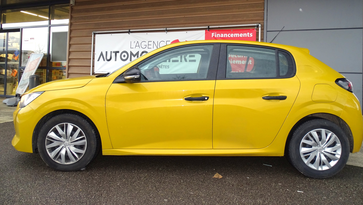Peugeot 208 — 10