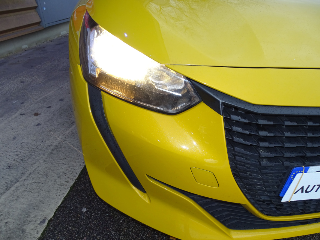 Peugeot 208 — 30