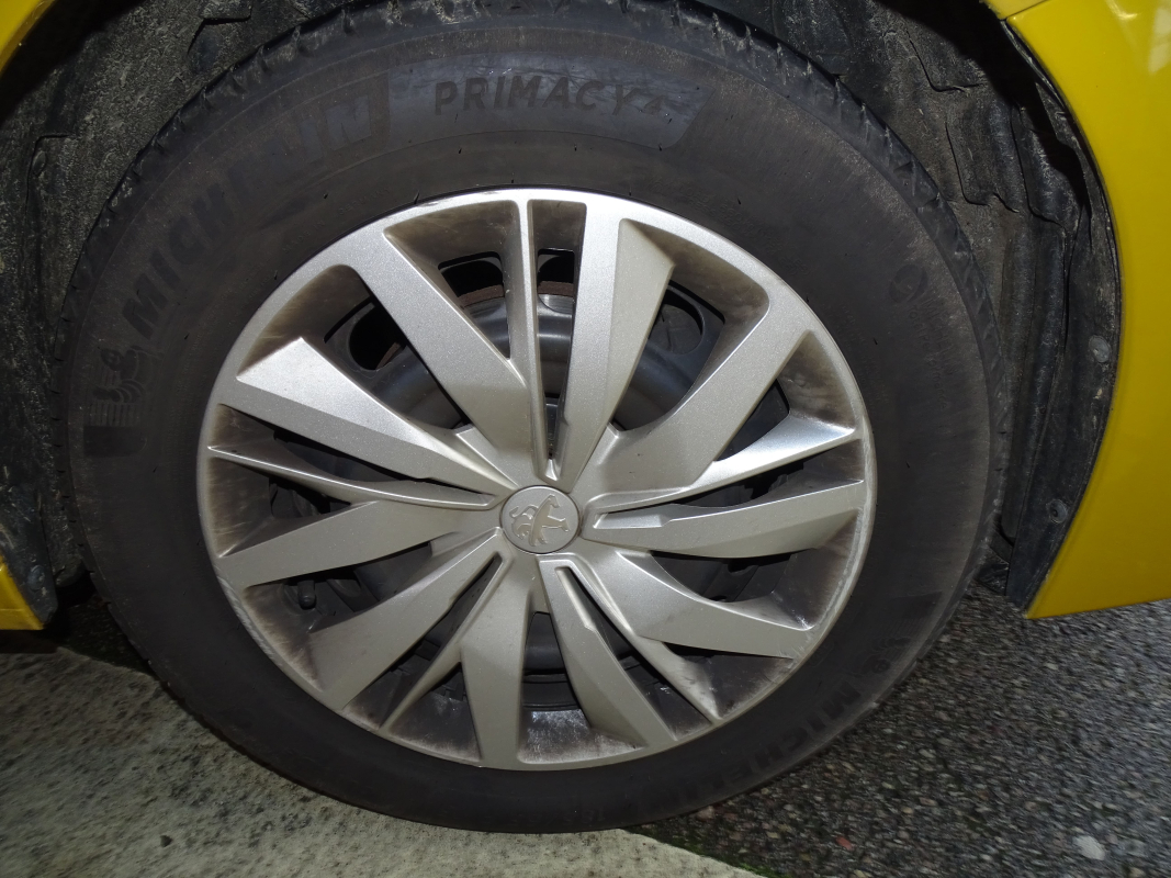 Peugeot 208 — 35