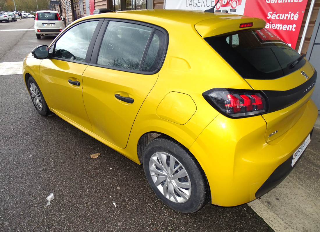 Peugeot 208 — 9