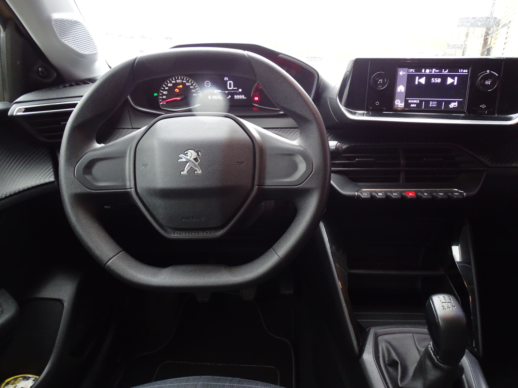 Peugeot 208 — 20