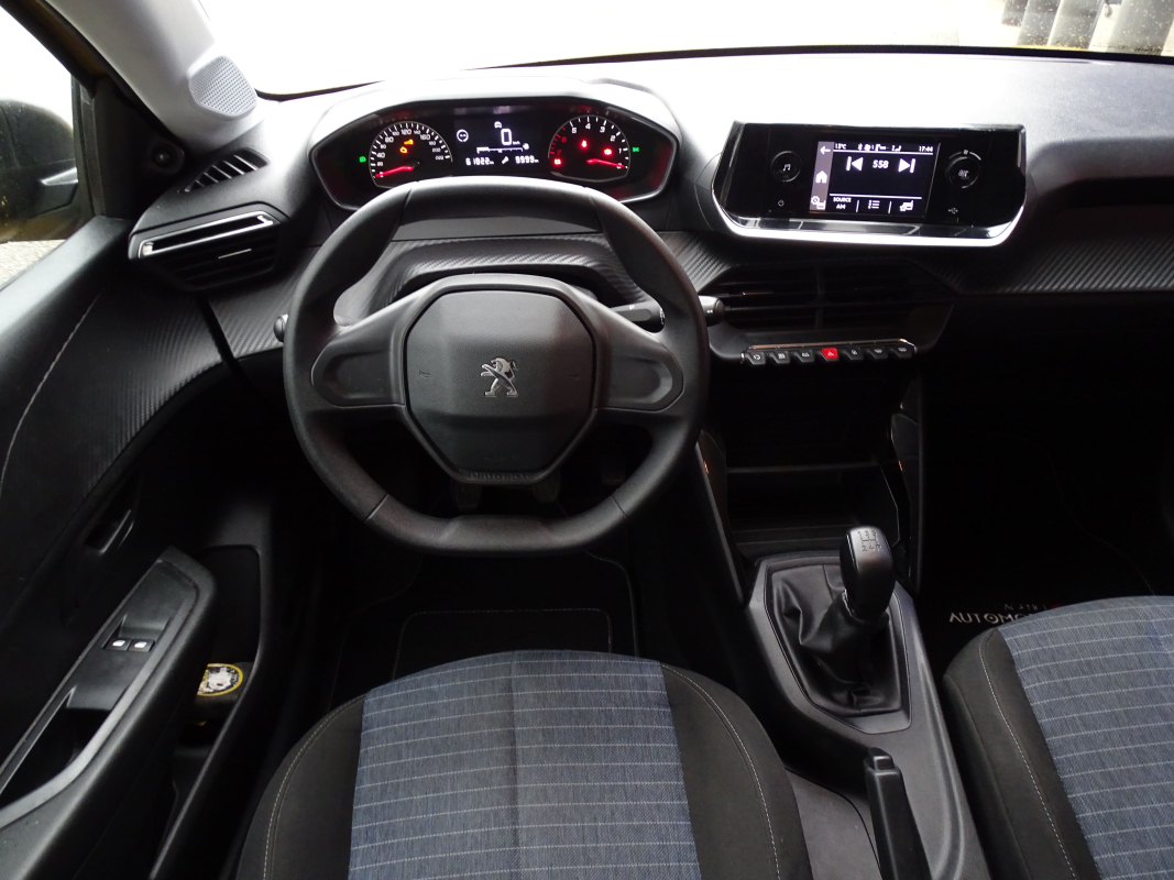 Peugeot 208 — 19