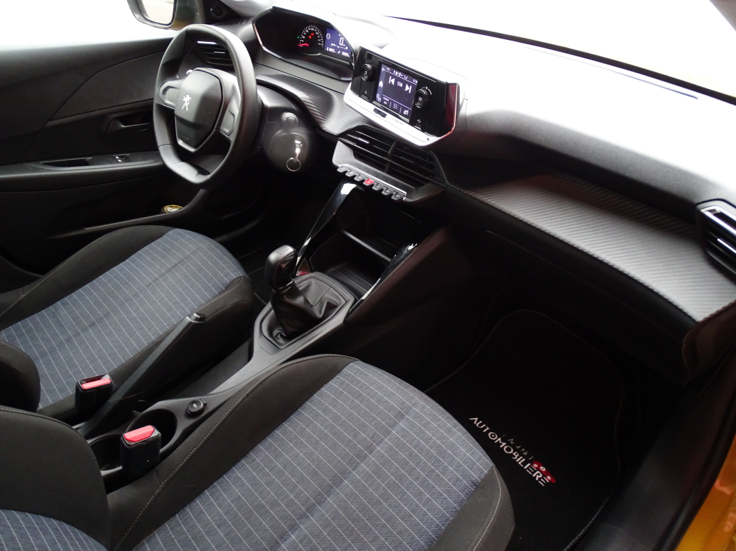 Peugeot 208 — 27