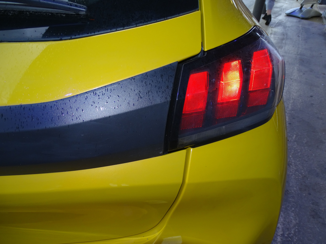 Peugeot 208 — 33
