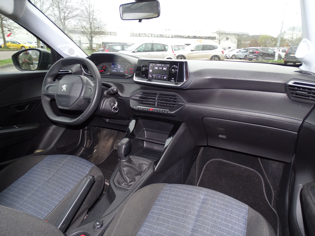 Peugeot 208 — 24