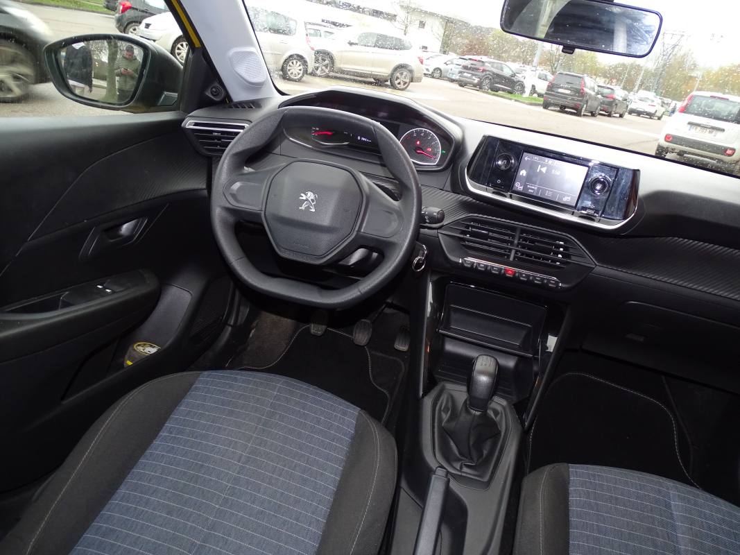 Peugeot 208 — 25