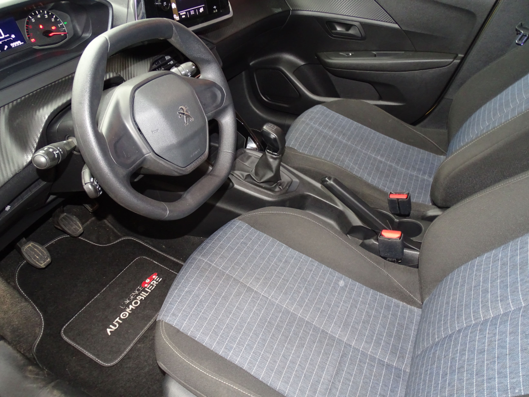 Peugeot 208 — 12