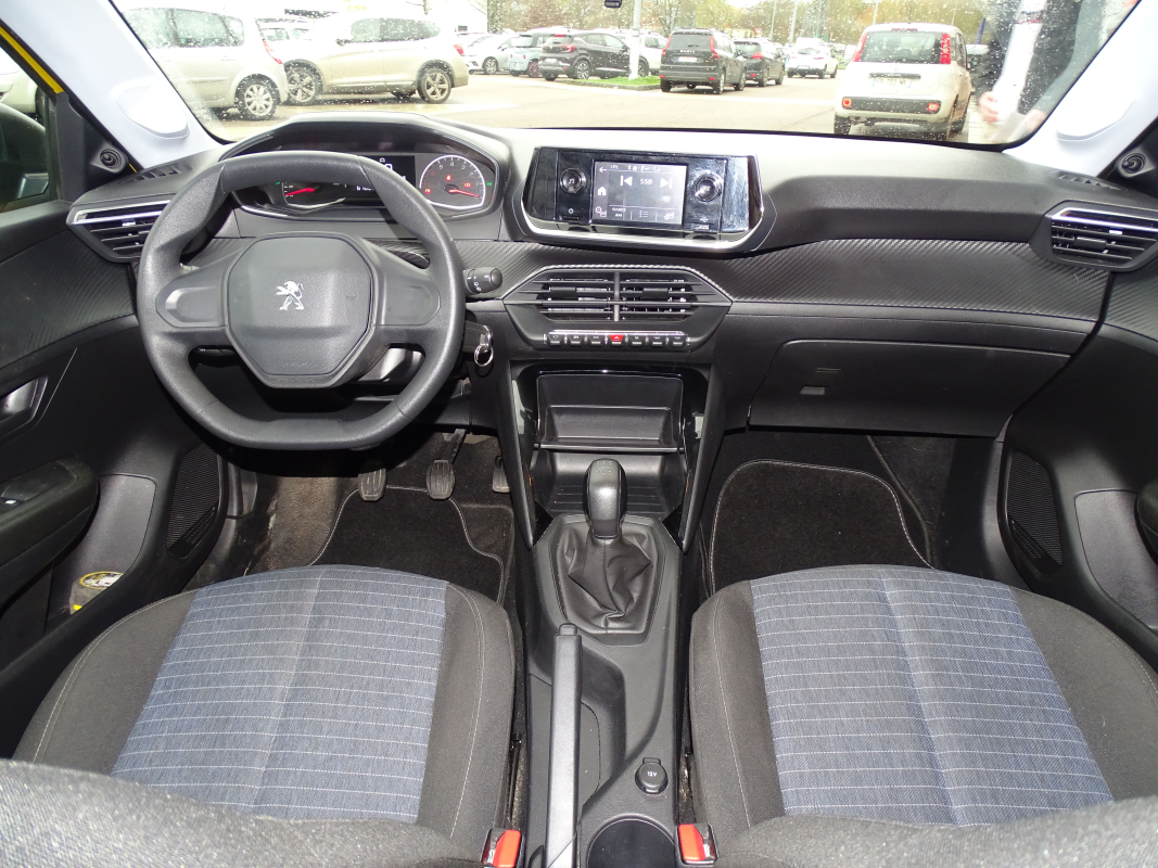 Peugeot 208 — 18