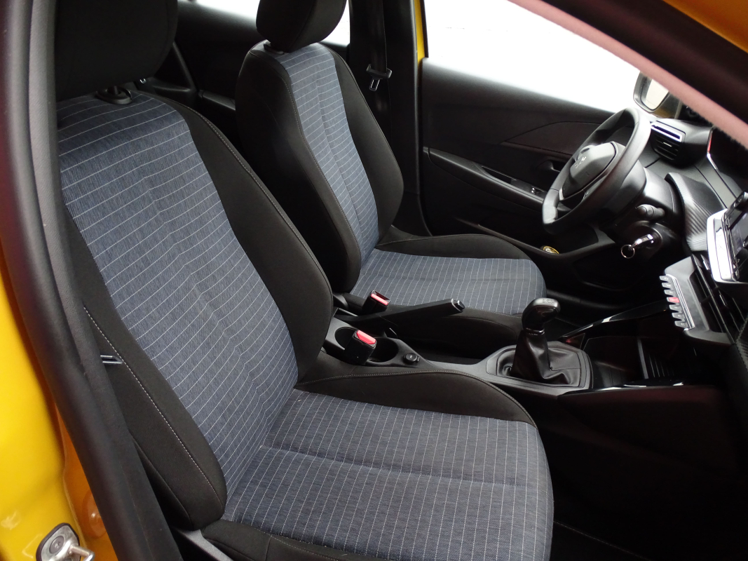 Peugeot 208 — 15