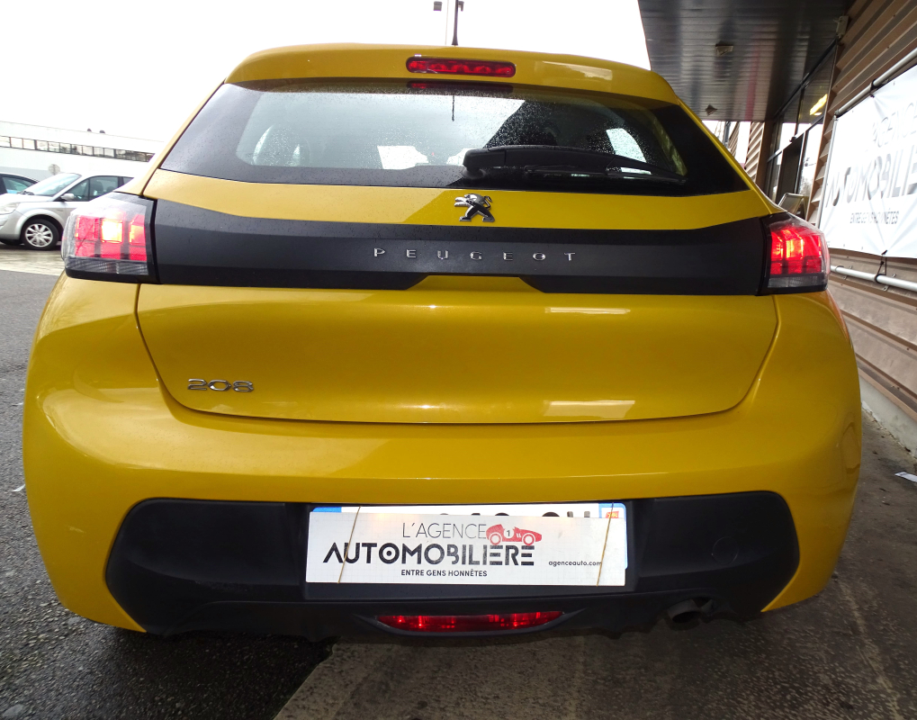 Peugeot 208 — 8
