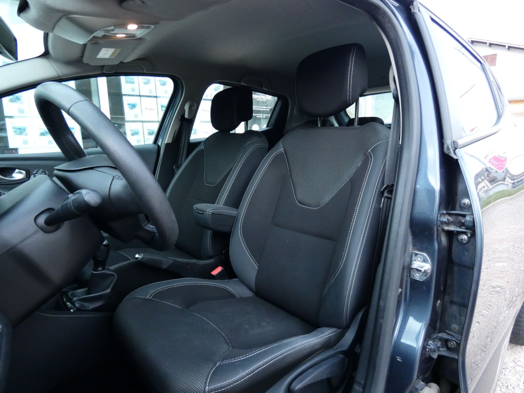 Renault Clio — 12