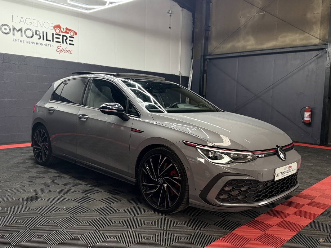 Volkswagen Golf — 3