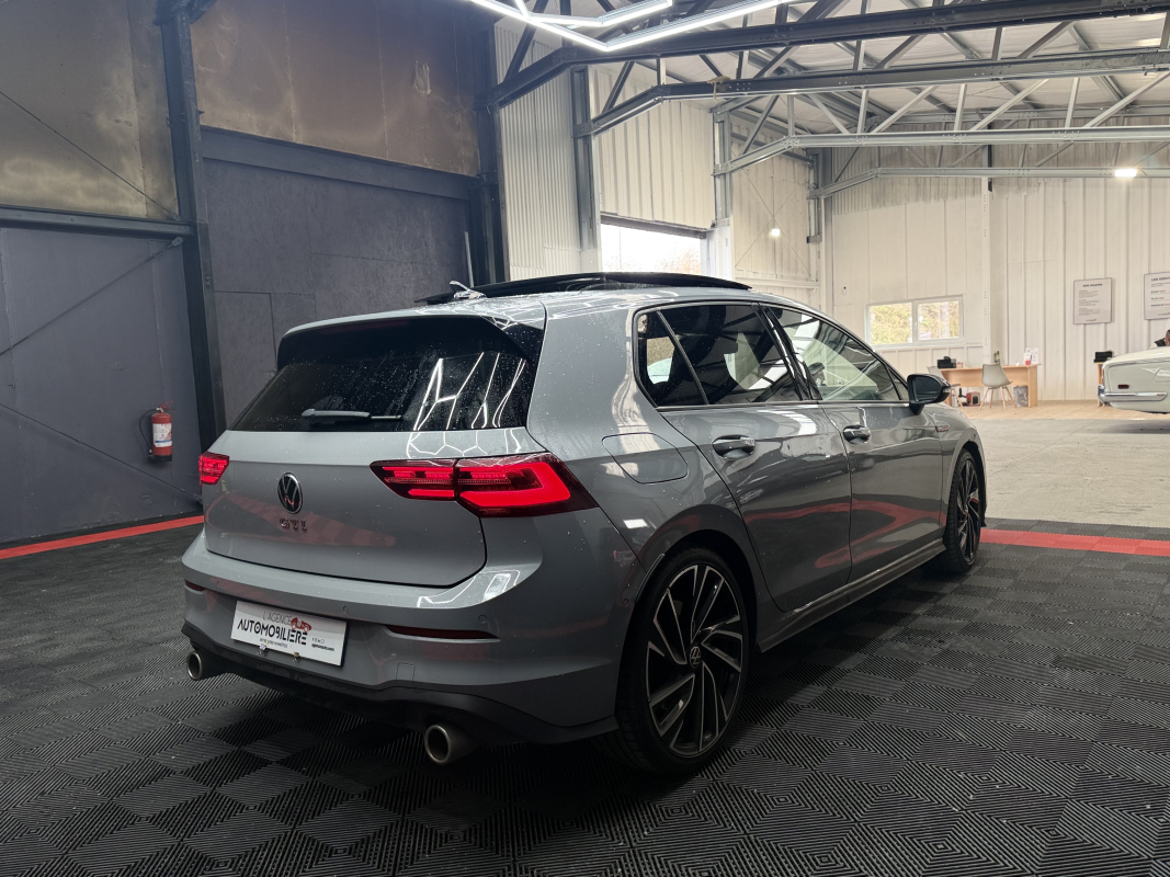 Volkswagen Golf — 5