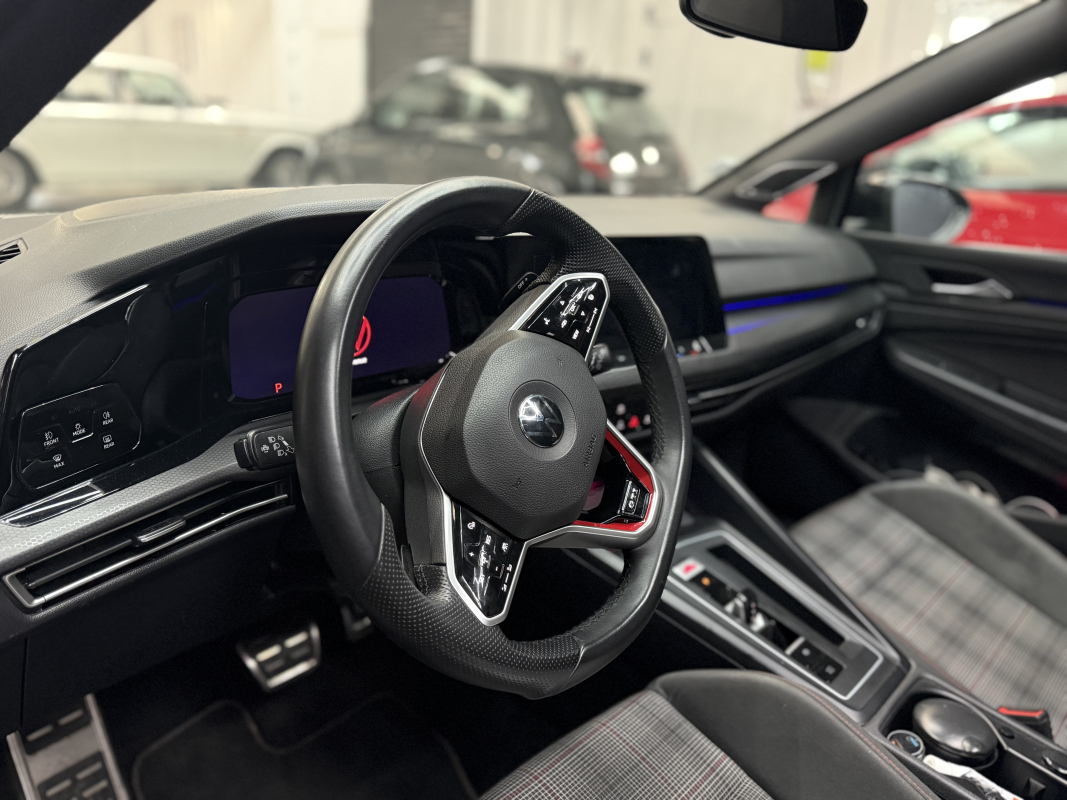 Volkswagen Golf — 8