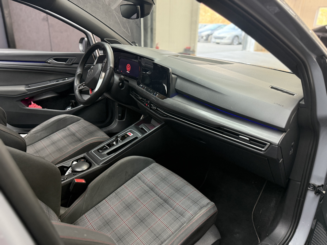 Volkswagen Golf — 10