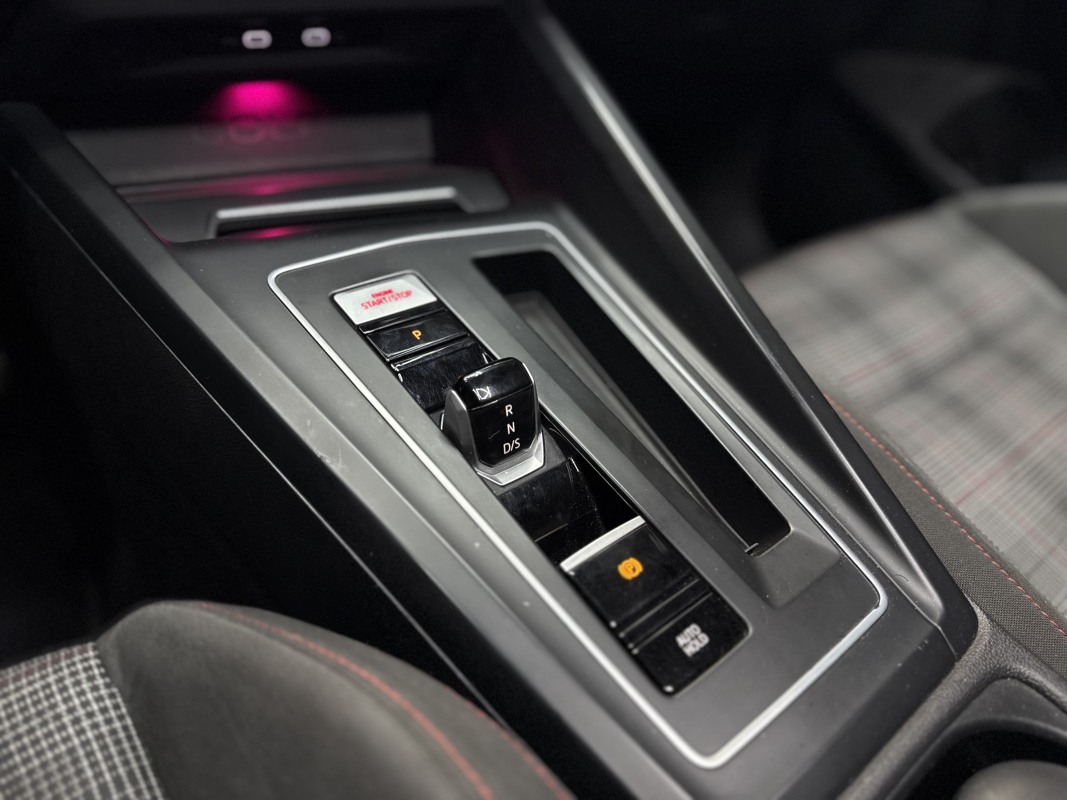 Volkswagen Golf — 24